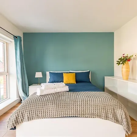 Holiday home 4-bed House Close To Airport, & Beaches Dublin