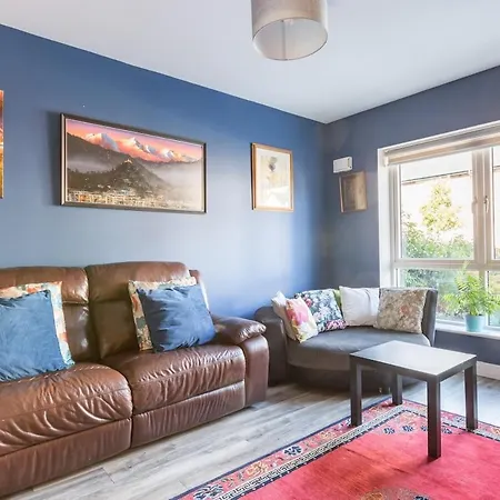 4-bed House Close To Airport, & Beaches Holiday home Dublin