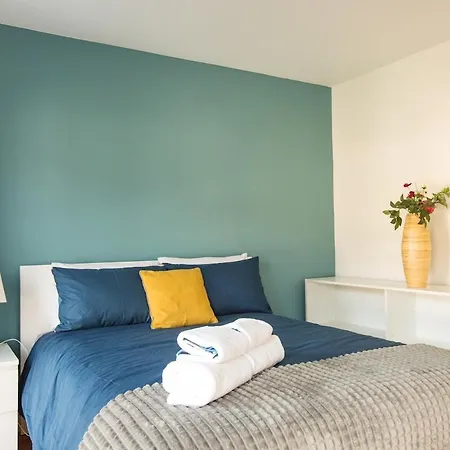 4-bed House Close To Airport, & Beaches Prázdninový dům Dublin