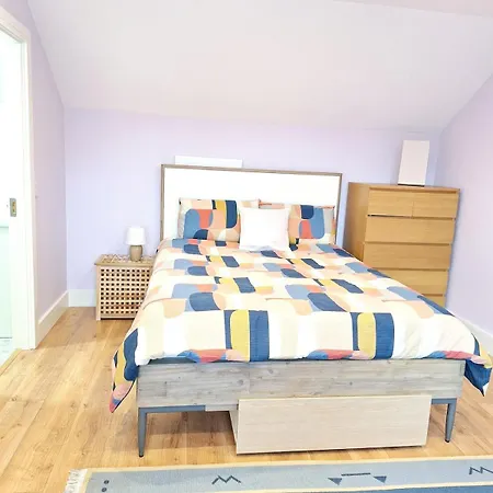 4-bed House Close To Airport, & Beaches Dublino
