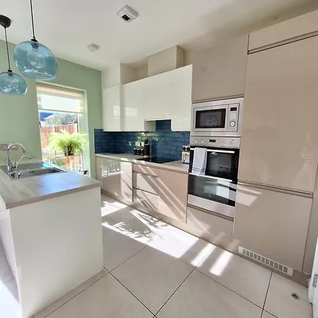 4-bed House Close To Airport, & Beaches * Δουβλίνο